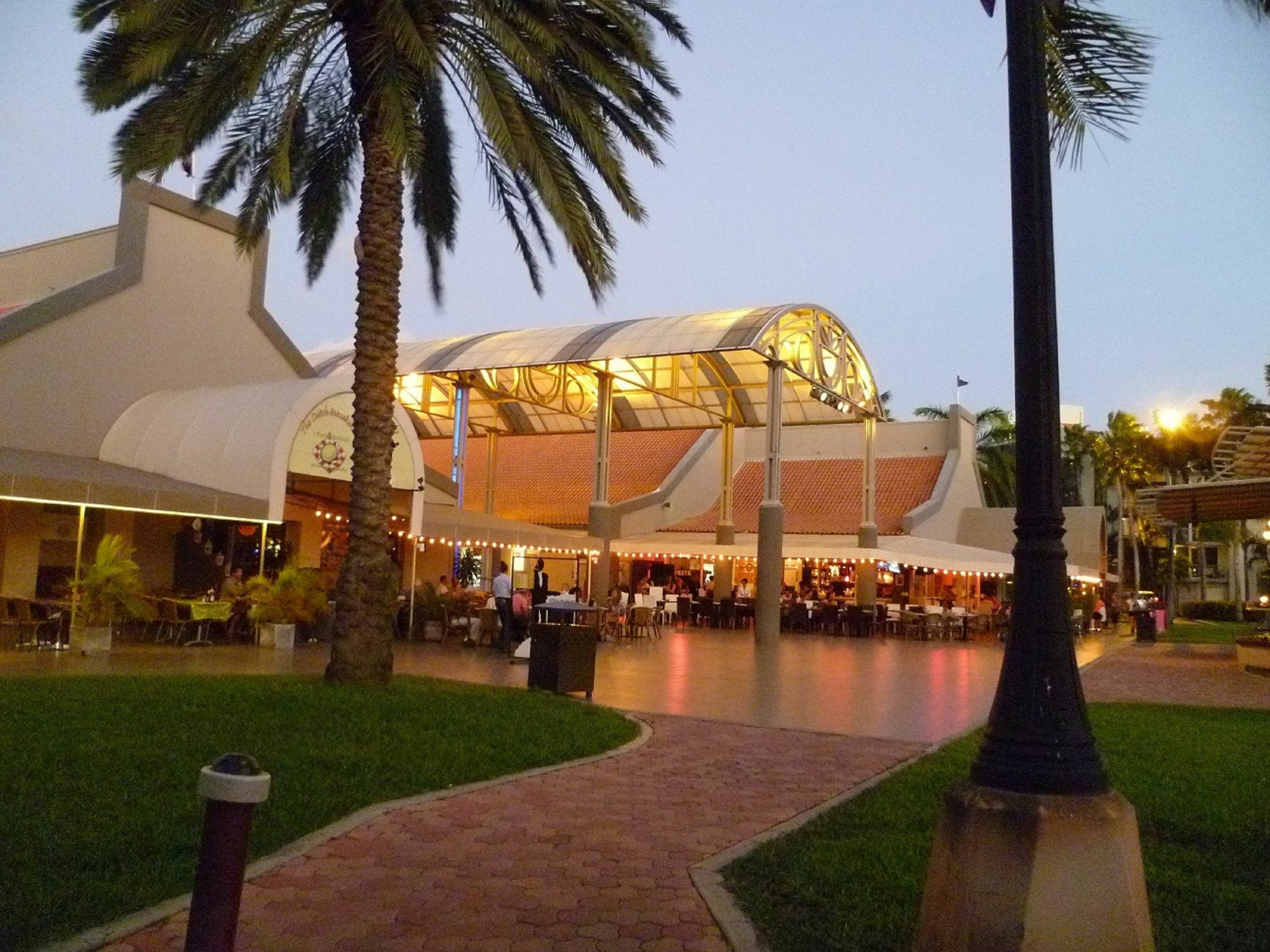 Flamboyant Garden Villas Oranjestad Exterior photo